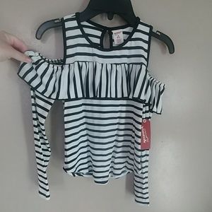 ✨NWT✨Girls Cold Shoulder style long sleeve